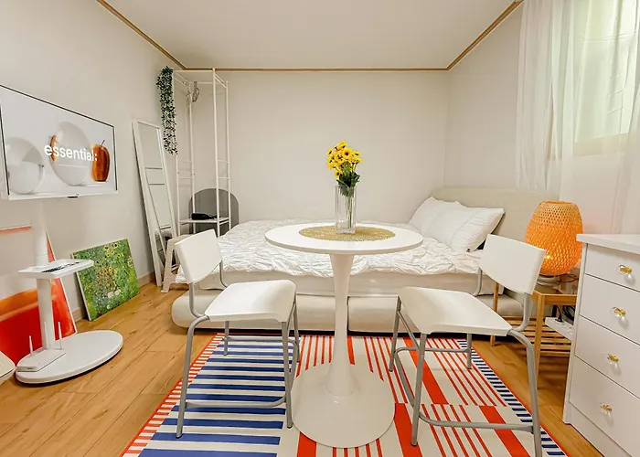 Hongdae Station 10-minute Walk Yeonnam Stay2